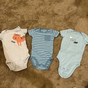 Baby onesies lot